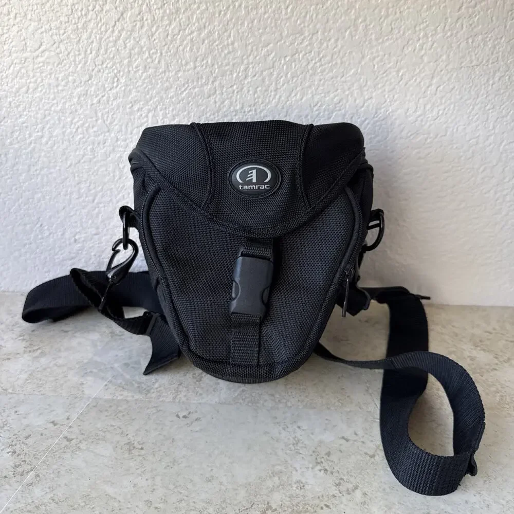 Tamrac 5683 Black Compact Camera Shoulder Bag